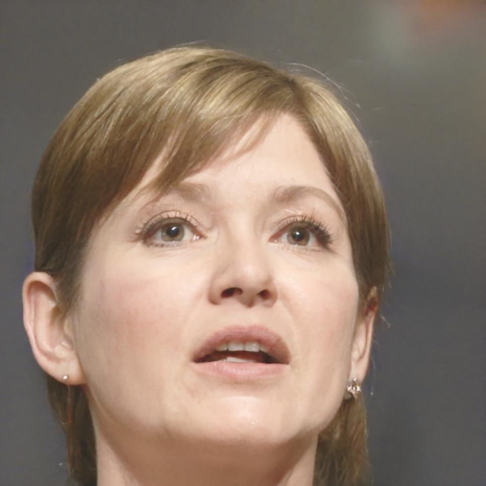 Fotografía profesional de Irene Bastida, coordinadora de programas en loranivarexo